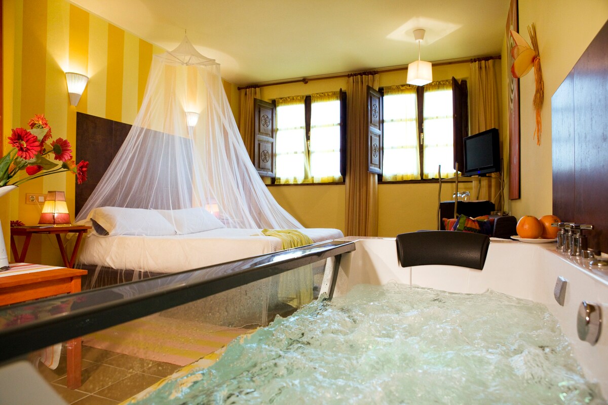 带按摩浴缸的套房，位于卢安科乡村酒店。