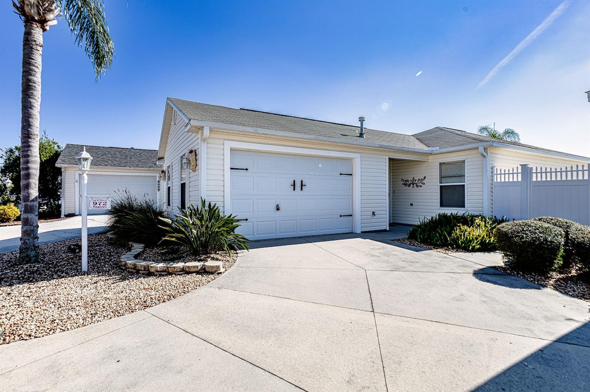 Walk to Sumter w/cart - Beautiful Courtyard Villa