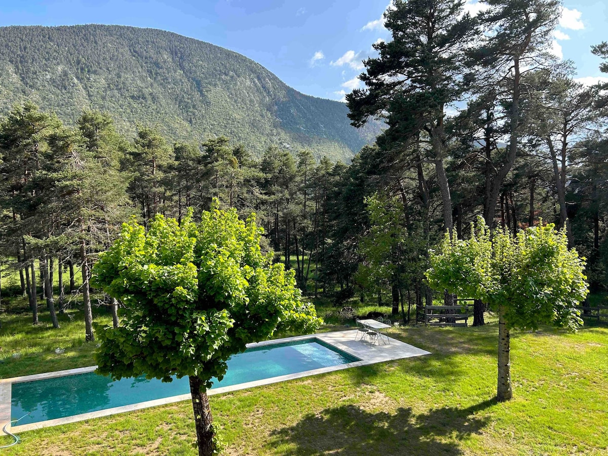 Sublime domaine avec piscine à 1h de Cannes