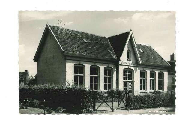 位于老乡村学校的豪华阁楼Lonneker - Enschede