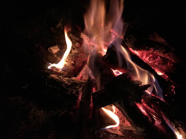 户外火塘区烤火