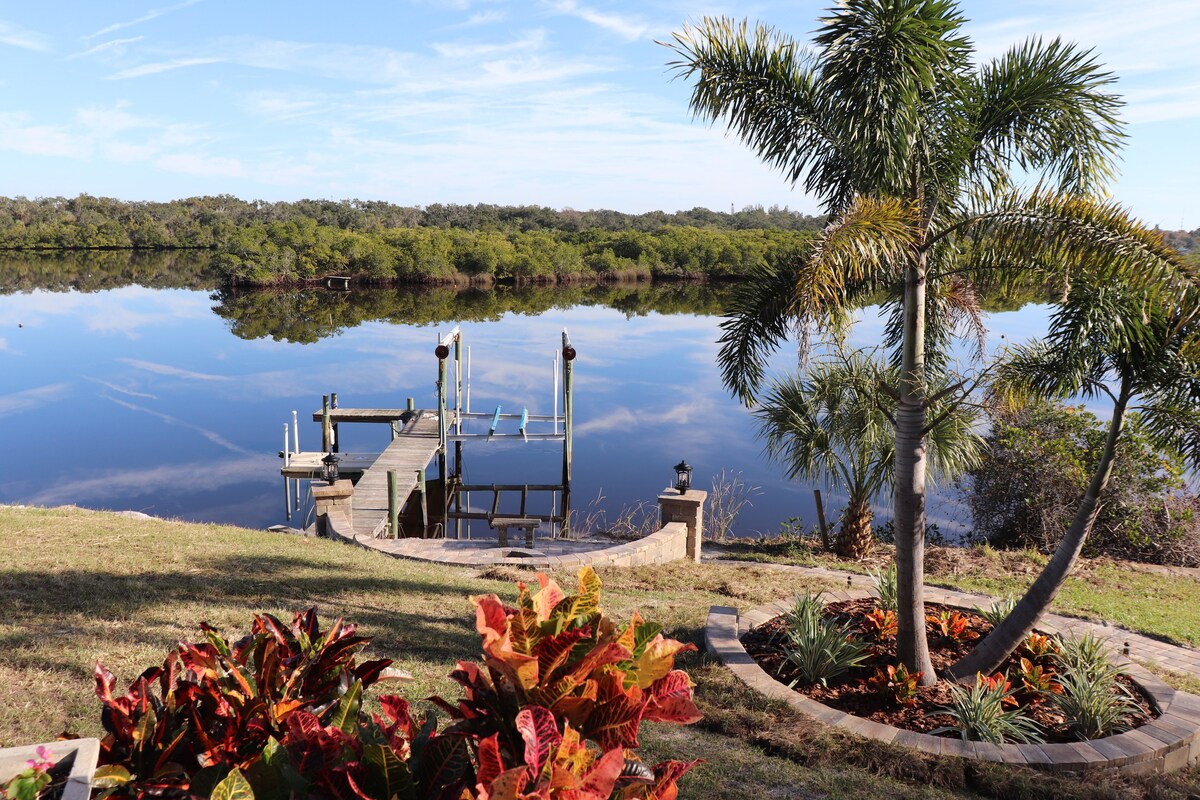 Large home with pool, 2.5 acres, 400’ waterfront.