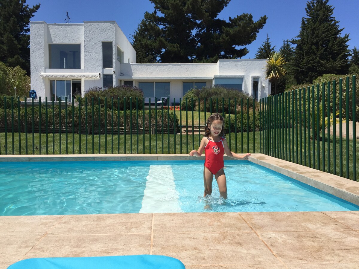 Casa Marbella Country Club con piscina temperada
