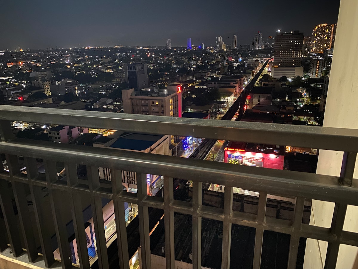 Rodeo Style w/ Balcony @ Araneta