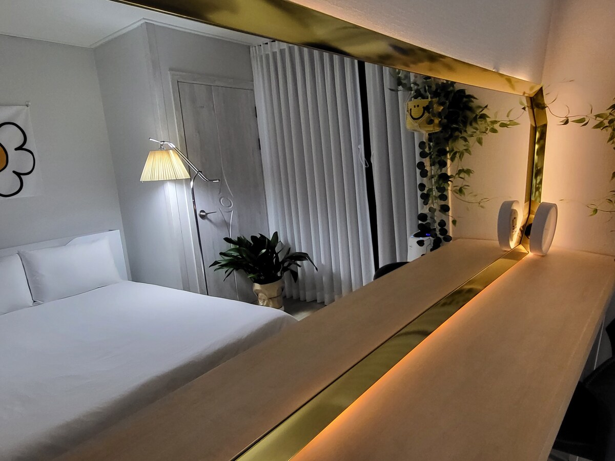 [清州]双湾、2间卧室、Gunsin-dong、酒店床上用品、整洁的管理、便利店、餐厅等。
