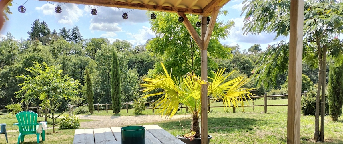 Gîte au cœur de la nature. Proche du Puy du Fou.