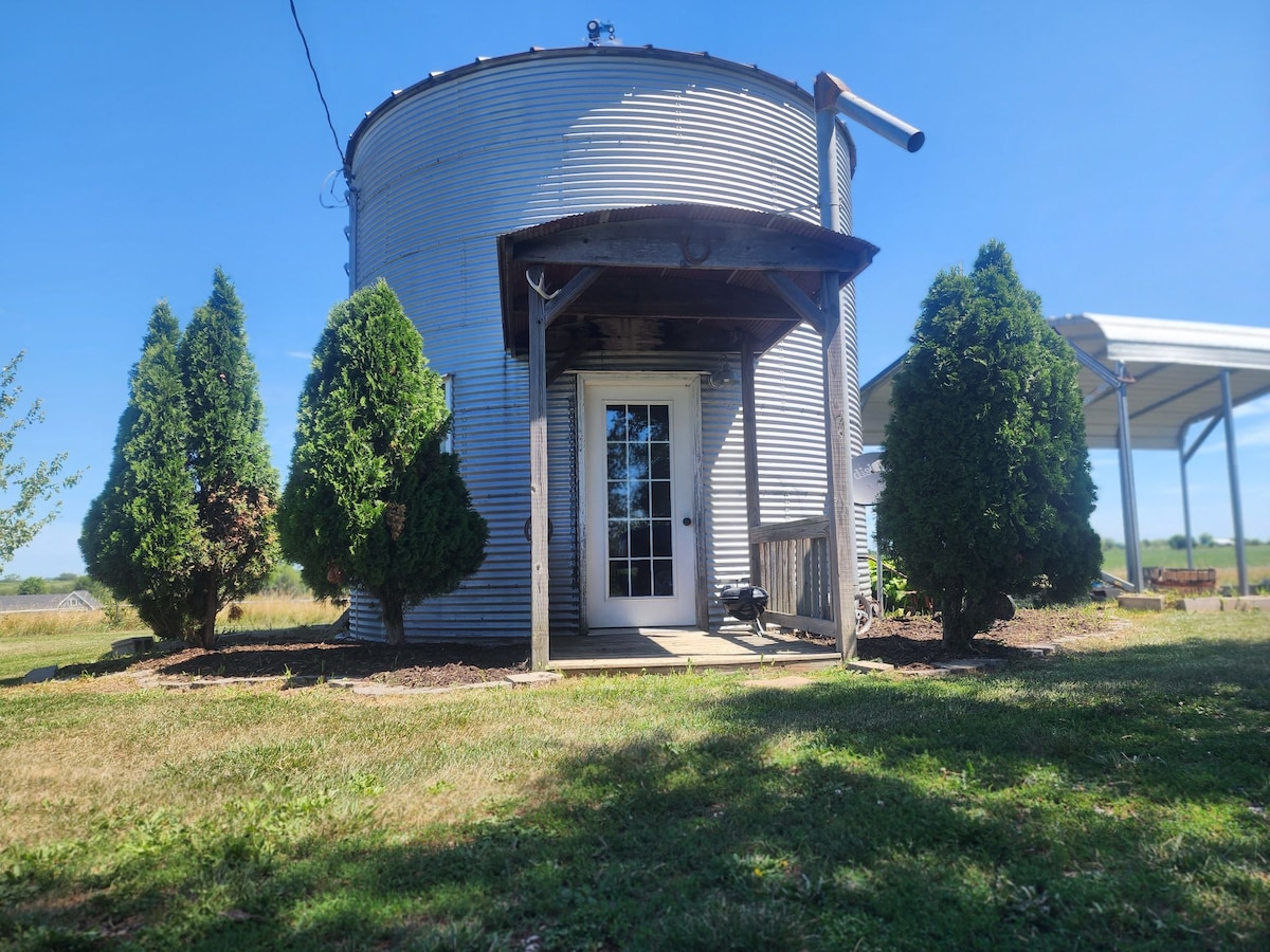 Country Grain Bin!