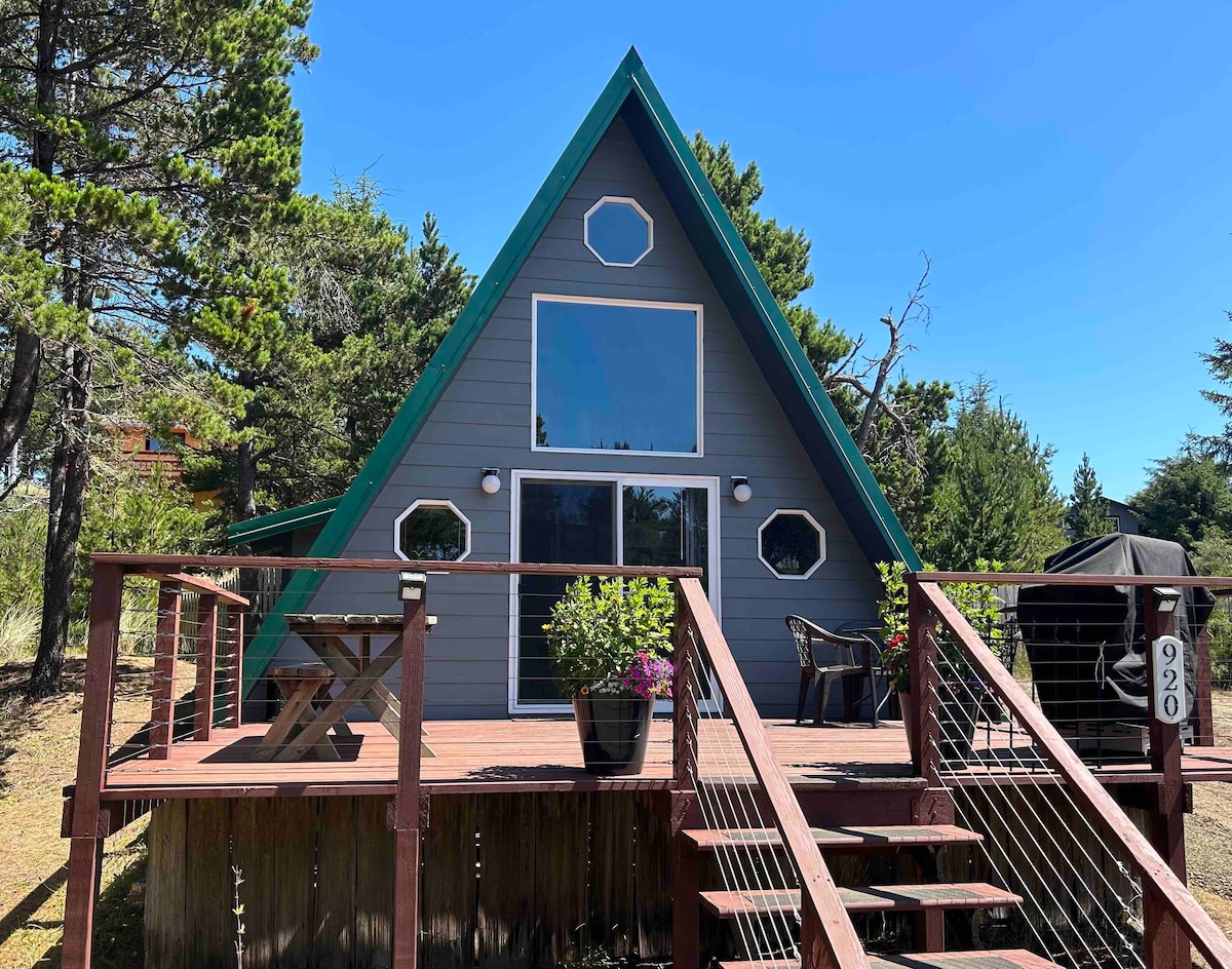 A-Frame, Beach Access Steps Away, Dog-Friendly…