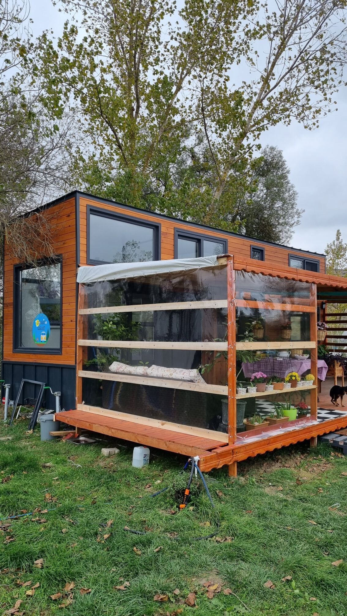 Caravangarage Tinyhouse Family