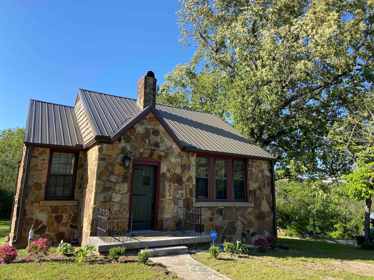 Cullman Country Cottage in Downtown Cullman