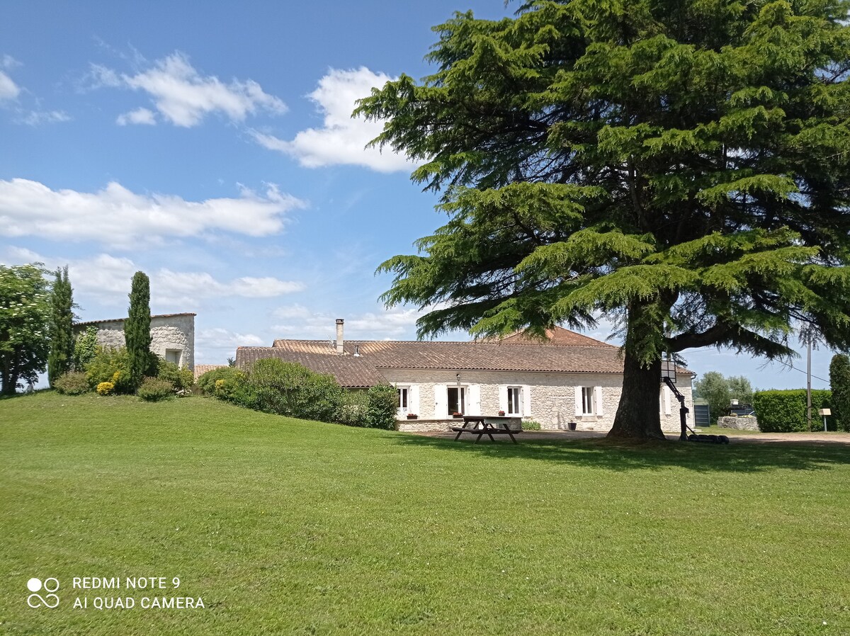 villa du vieux moulin .