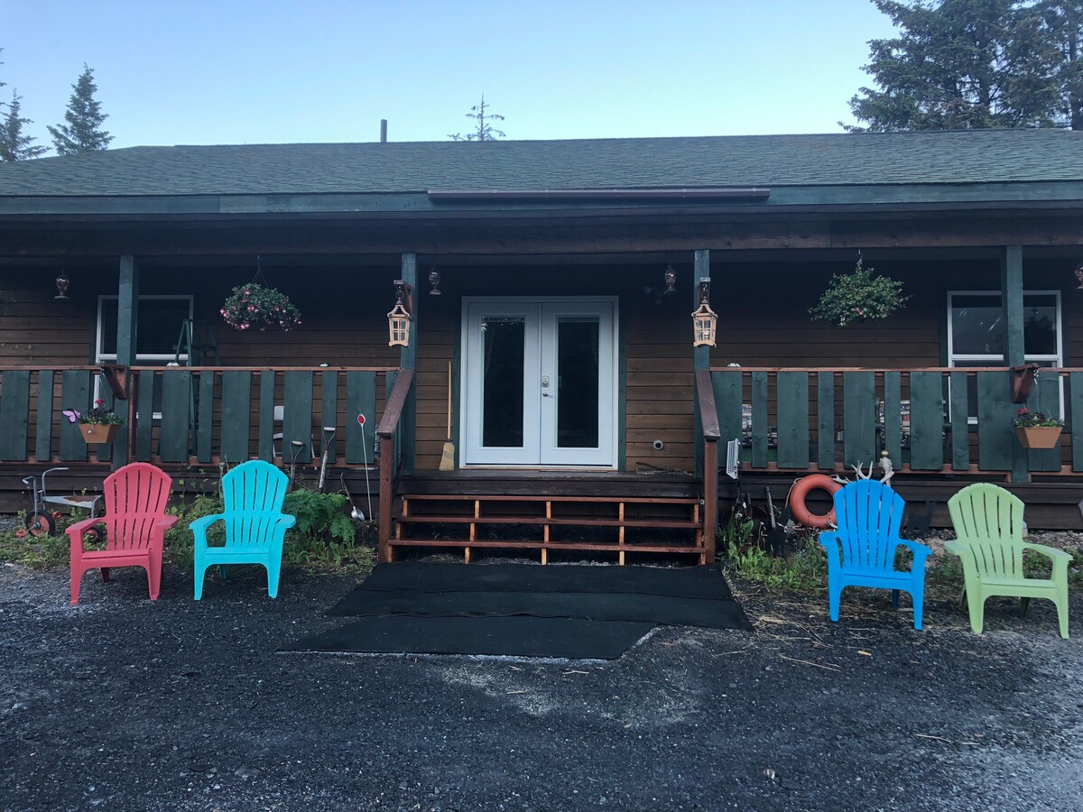 BEAR NAKED CABINS  Alaska sportsman’s Home