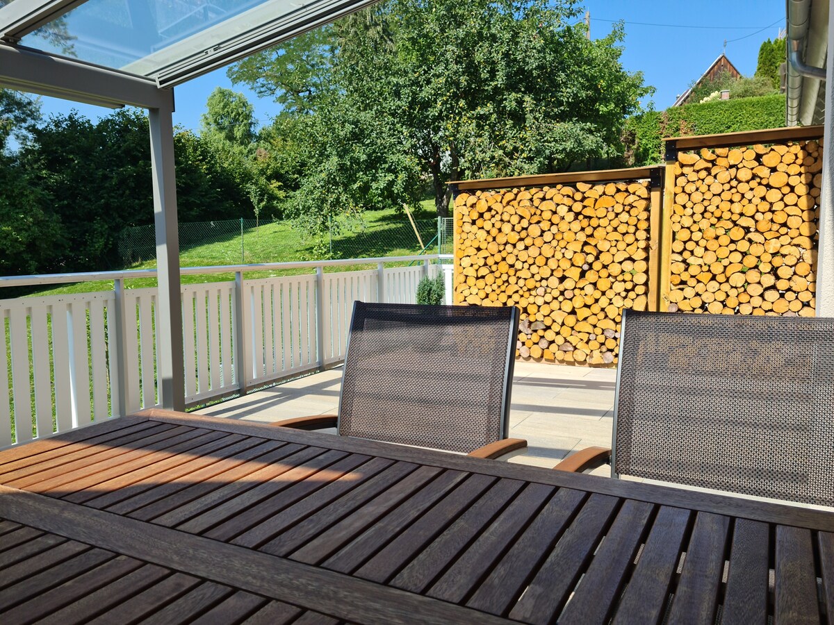 Seeblickwohnung am Oberrieder Weiher mit Terrasse