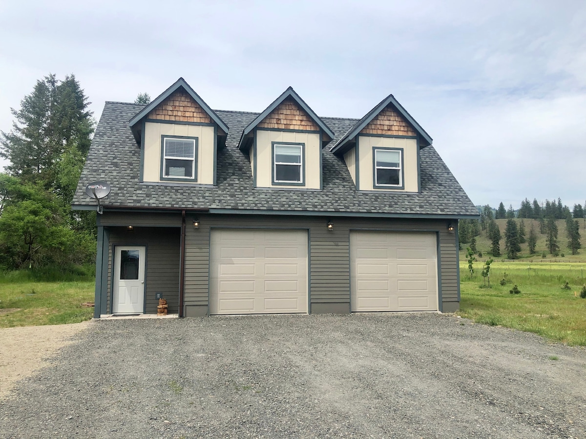 Colville Creekside Loft