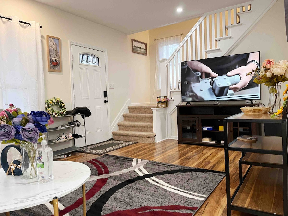超级可爱、梦幻般的家，配备65英寸电视、空调、烧烤……