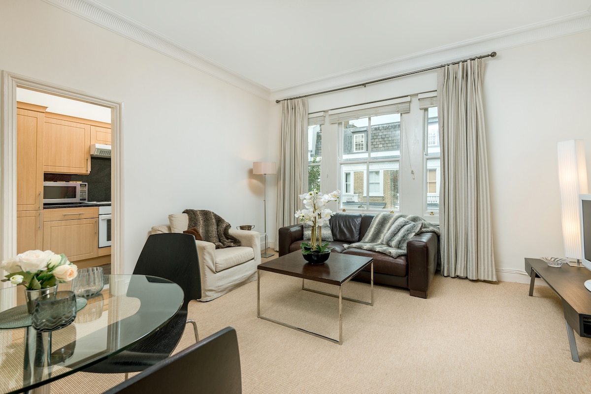 Peace & Comfort near Hyde Park 1 BR 1 BR with Lift