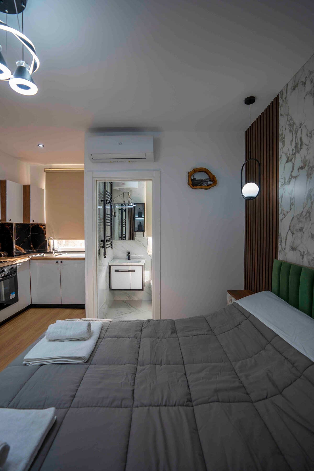 1) Luxury Studio Apartment Shkoder Center