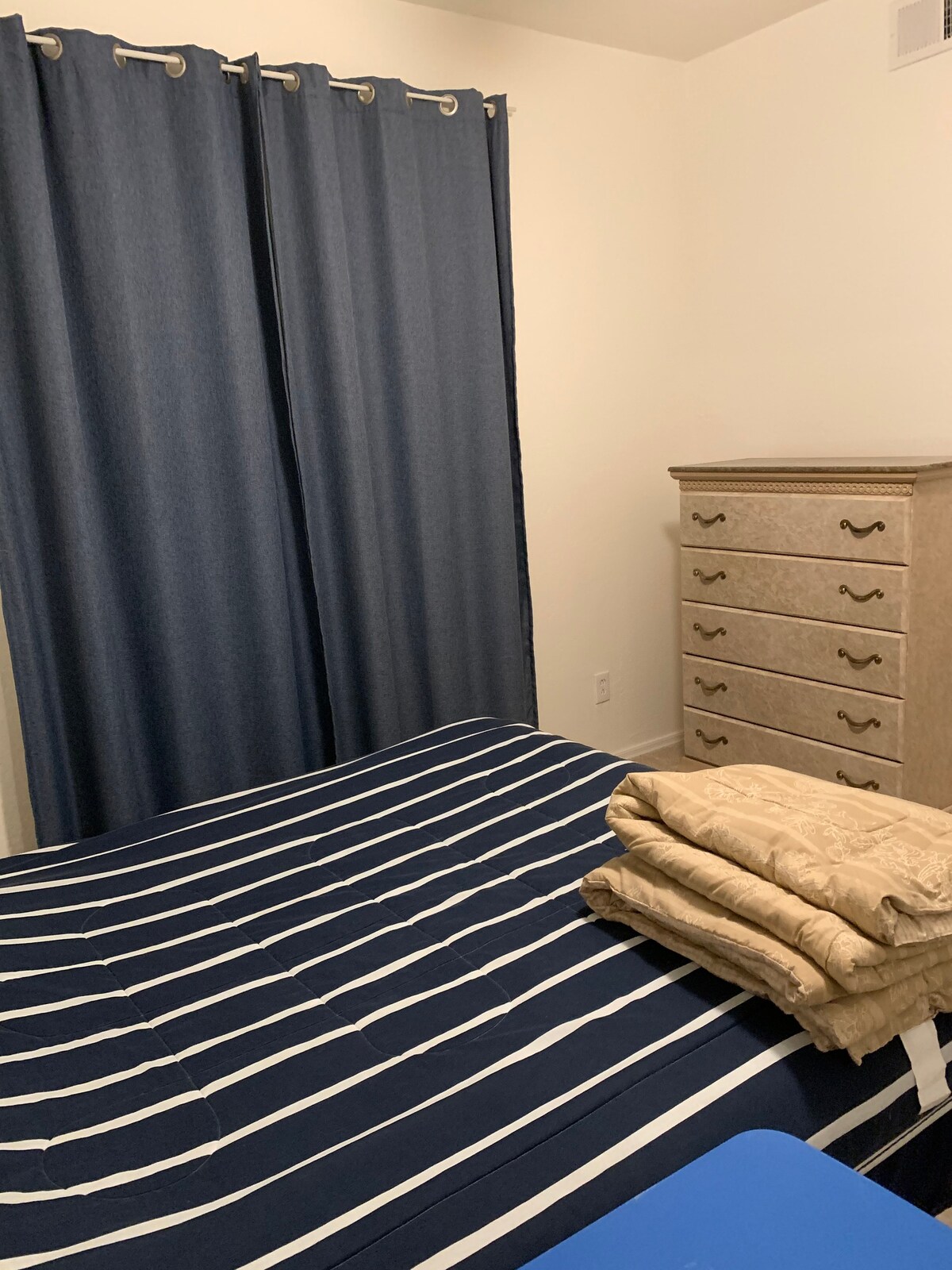 Clean cozy room. Business professionals welcome