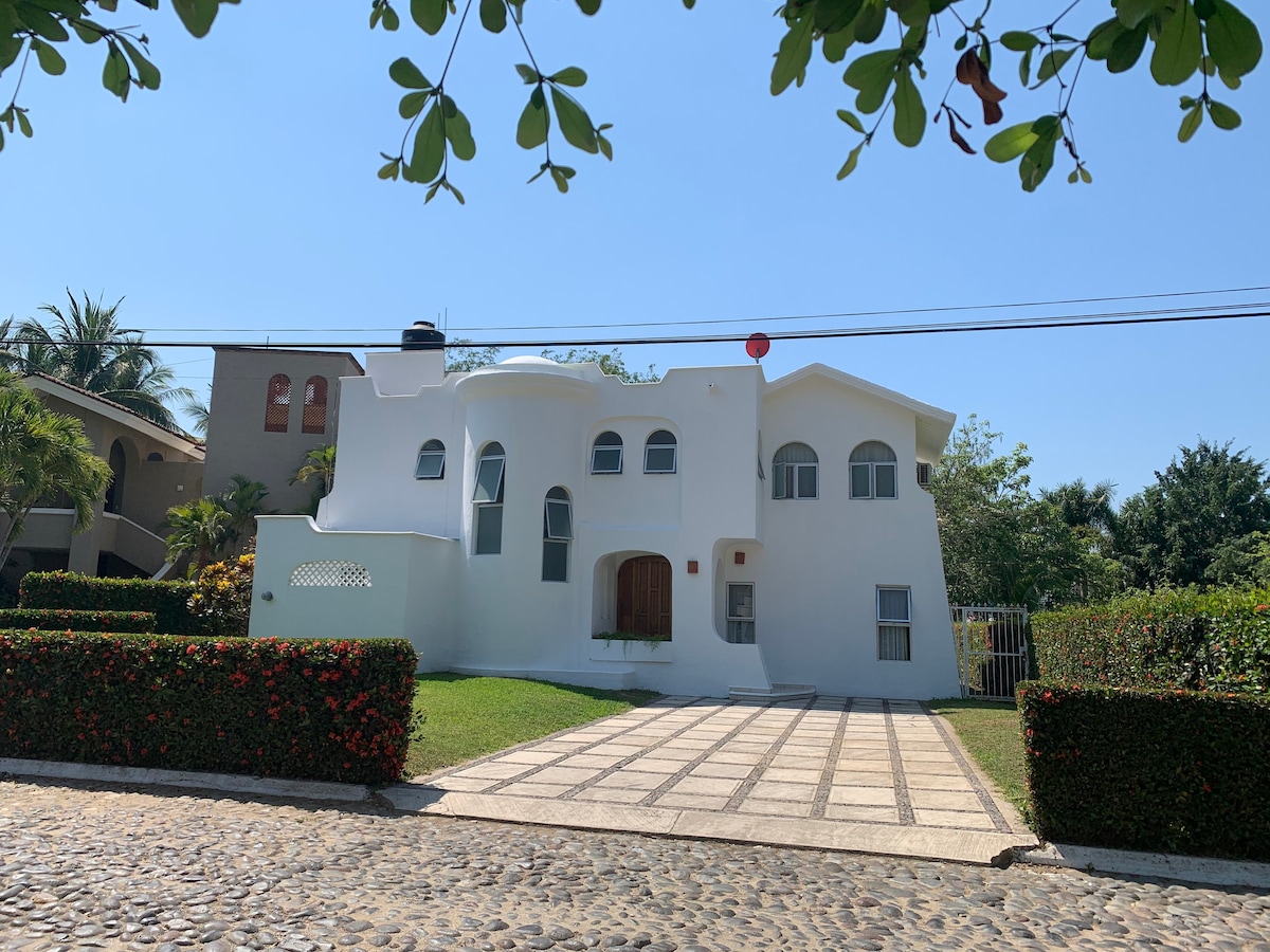 Casa Iguana Manzanillo