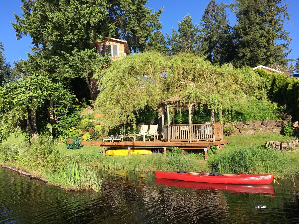 Cottage Lake B&B/可欣赏湖滨景观的套房