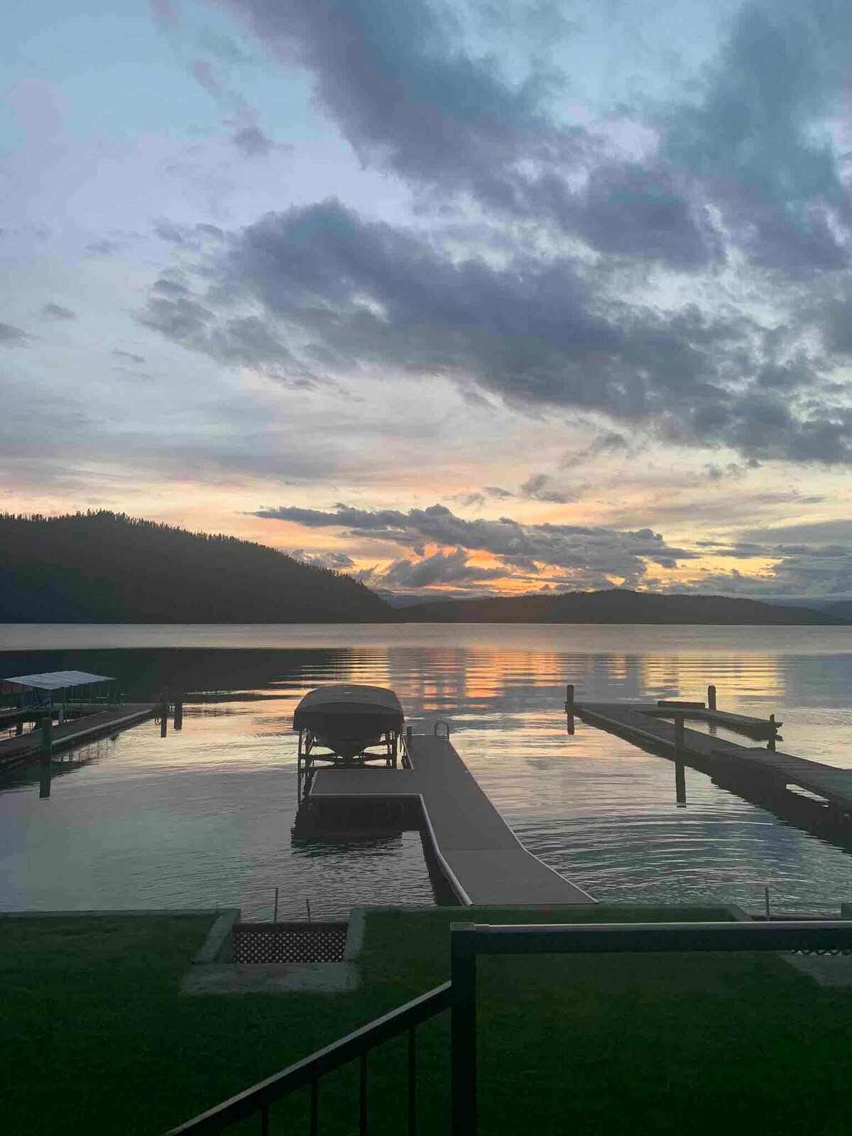 Beautiful Priest Lake home in Coolin, Idaho!