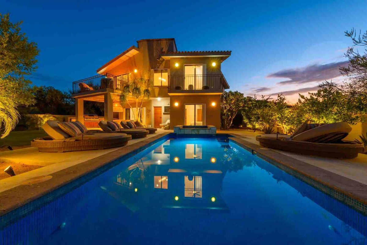 4 Bed Villa/ Pool / Jacuzzi / putting green
