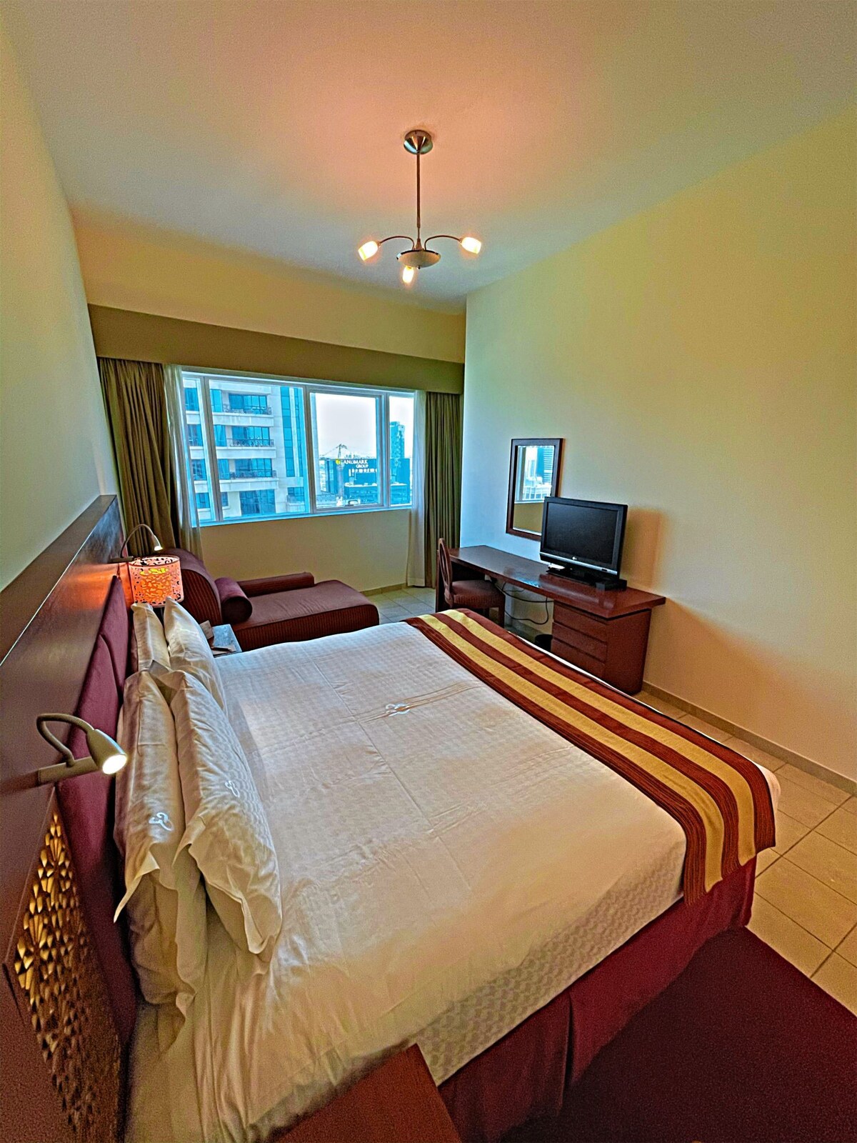 Master Room in Dubai Marina