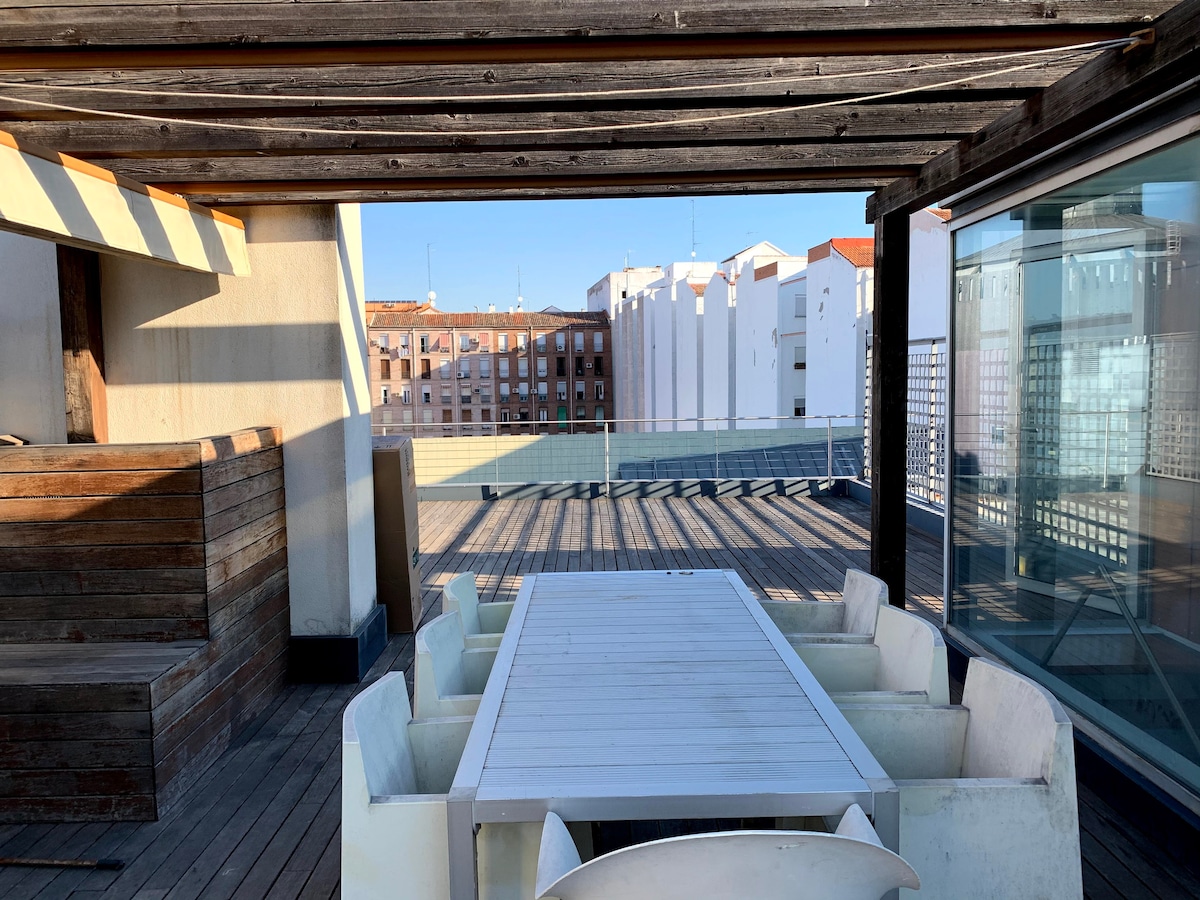 Loft with terrace and parking in a quiet street