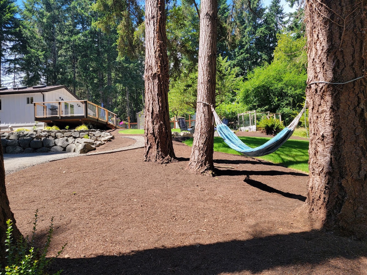 Peaceful Bainbridge Cabin