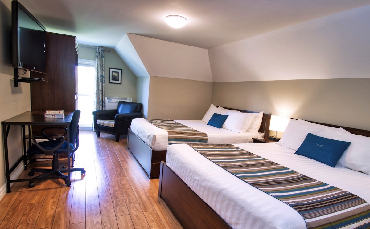 都柏林套房，双人标准双人床宽敞。