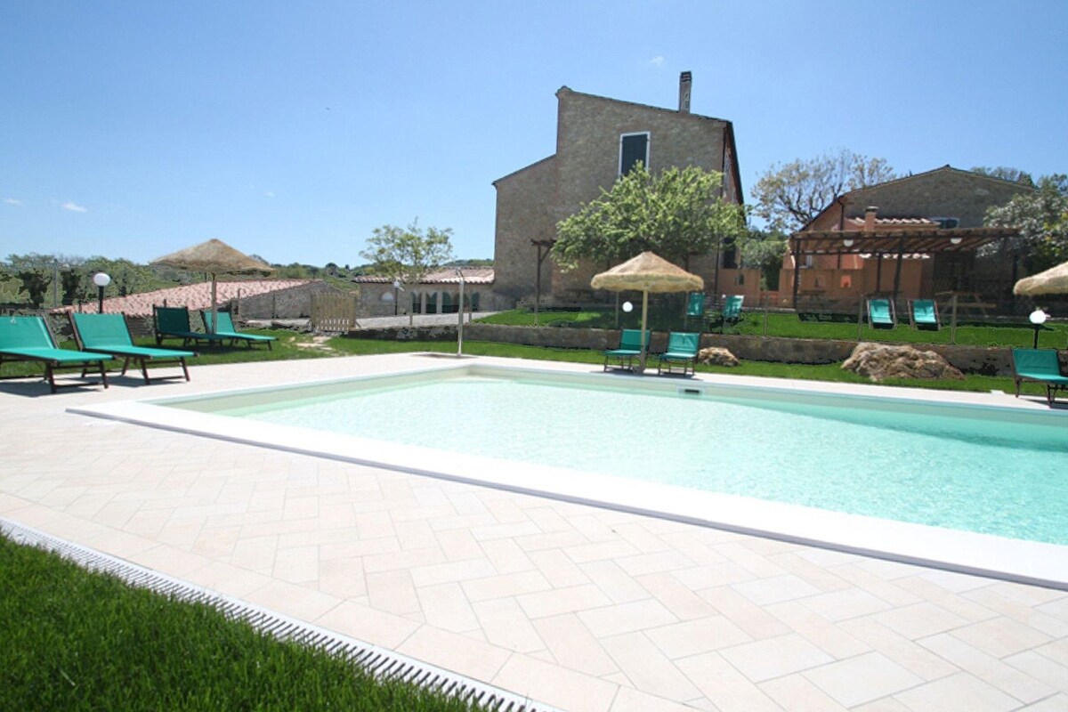 Belvilla by OYO Tuscan Farmhouse with Private Pool