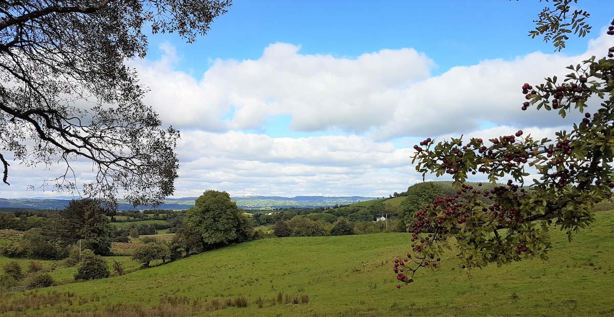 春镇茅草小屋， Augher, Co. Tyrone