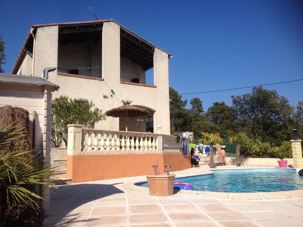 Villa au calme, vue exceptionnelle, jardin piscine