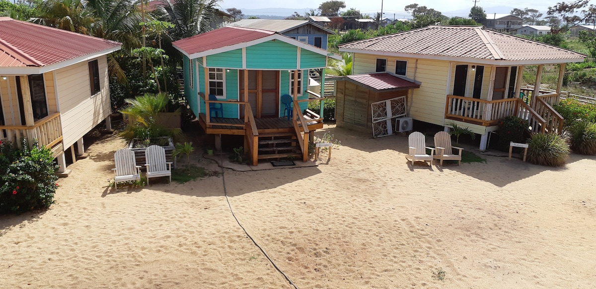 靠近大海的微型住宅小屋- Periwinkle Cabana