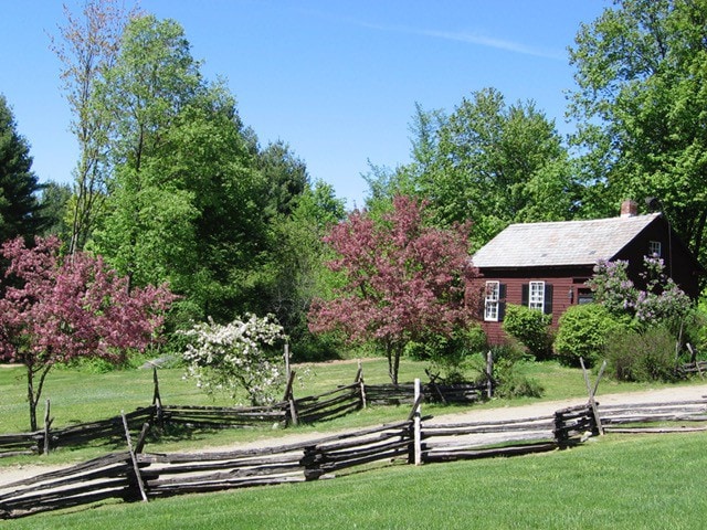 The Bent Hill Schoolhouse