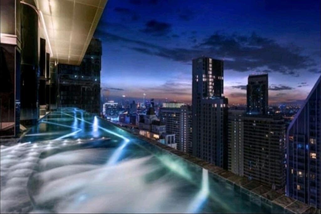 Q❶曼谷市中心两房一厅！顶楼360度无边游泳池！BTS+机场快线+步行四面佛、暹罗广场、杰特宁医院