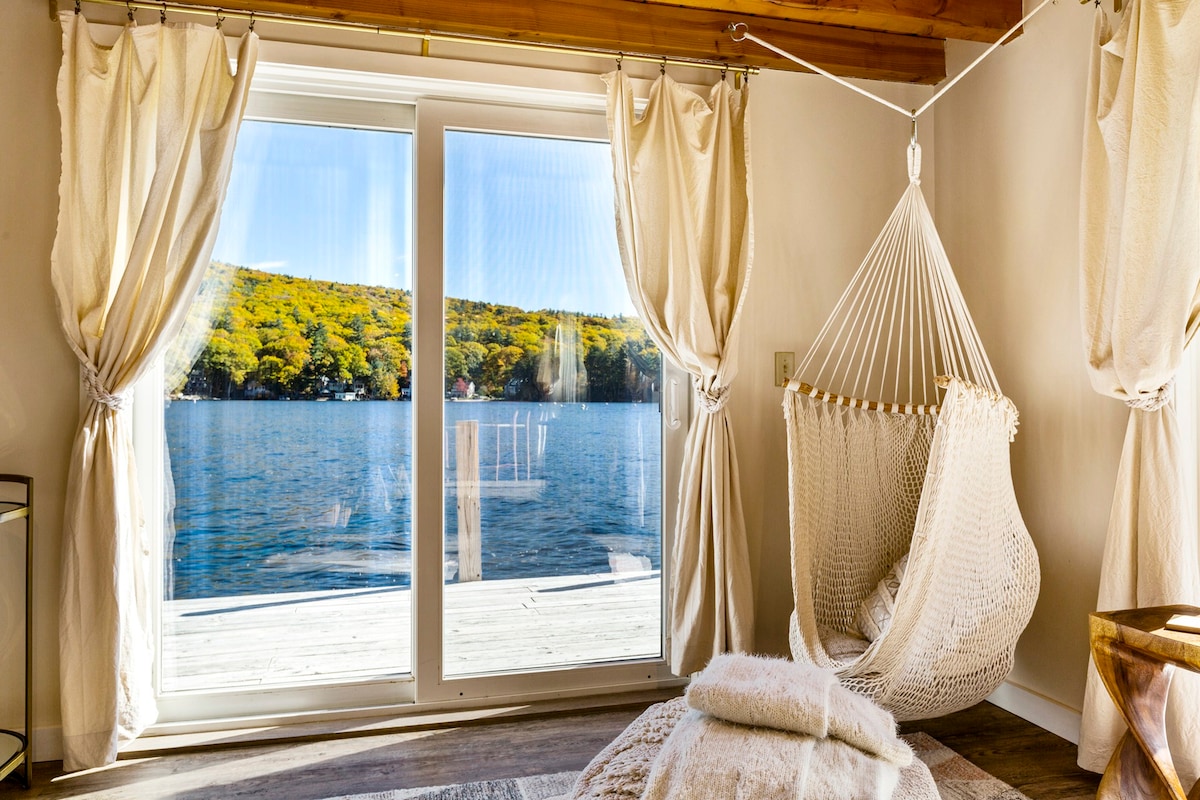 Lake Sunapee Overwater Cottage with Boat Docking