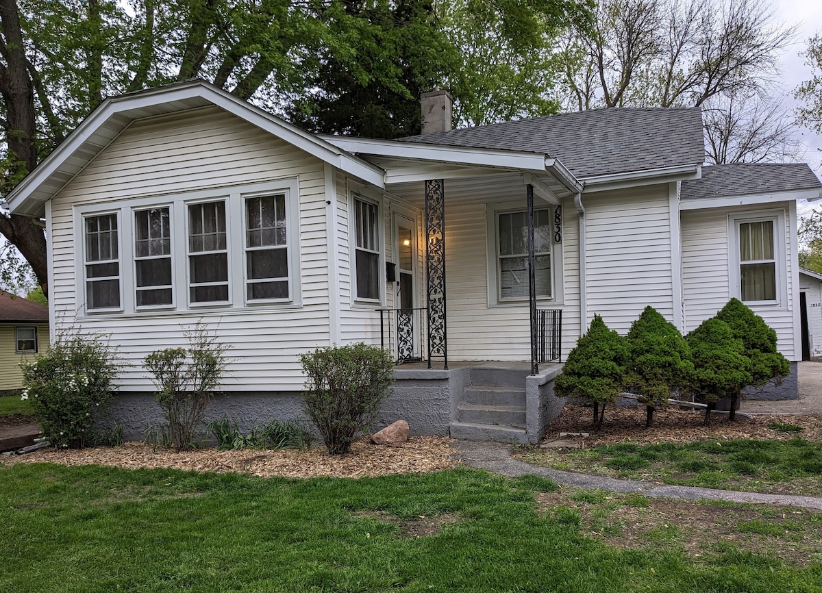 Freshly remodeled bungalow is out of this world!