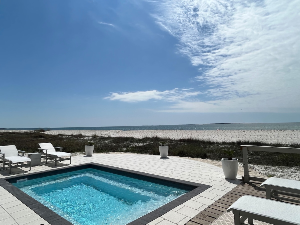 Beachfront Beauty in St. Joe Beach, private pool