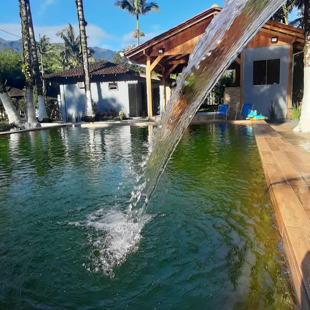 Chácara com enorme piscina 50 MT do Rio São João