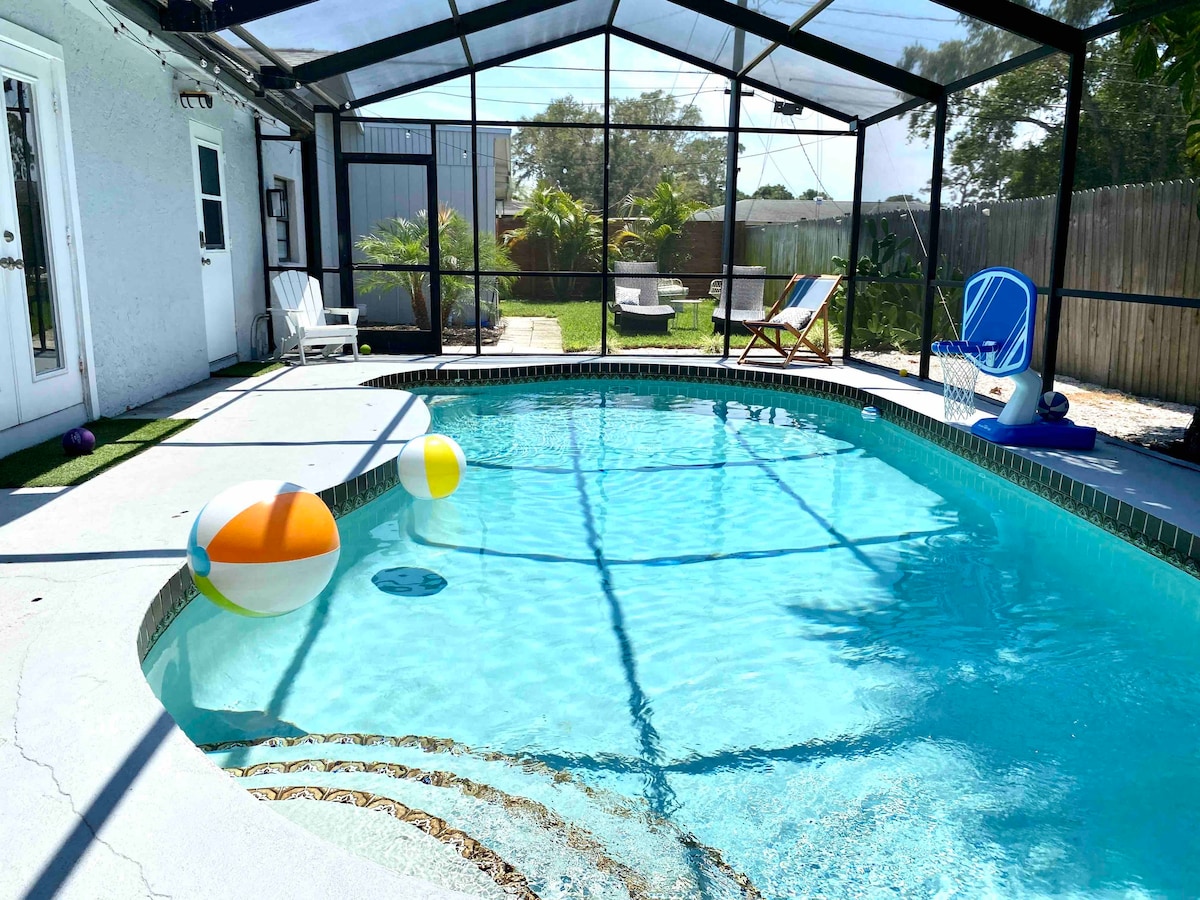 Screened Heated Pool, Game Room near AMI and IMG