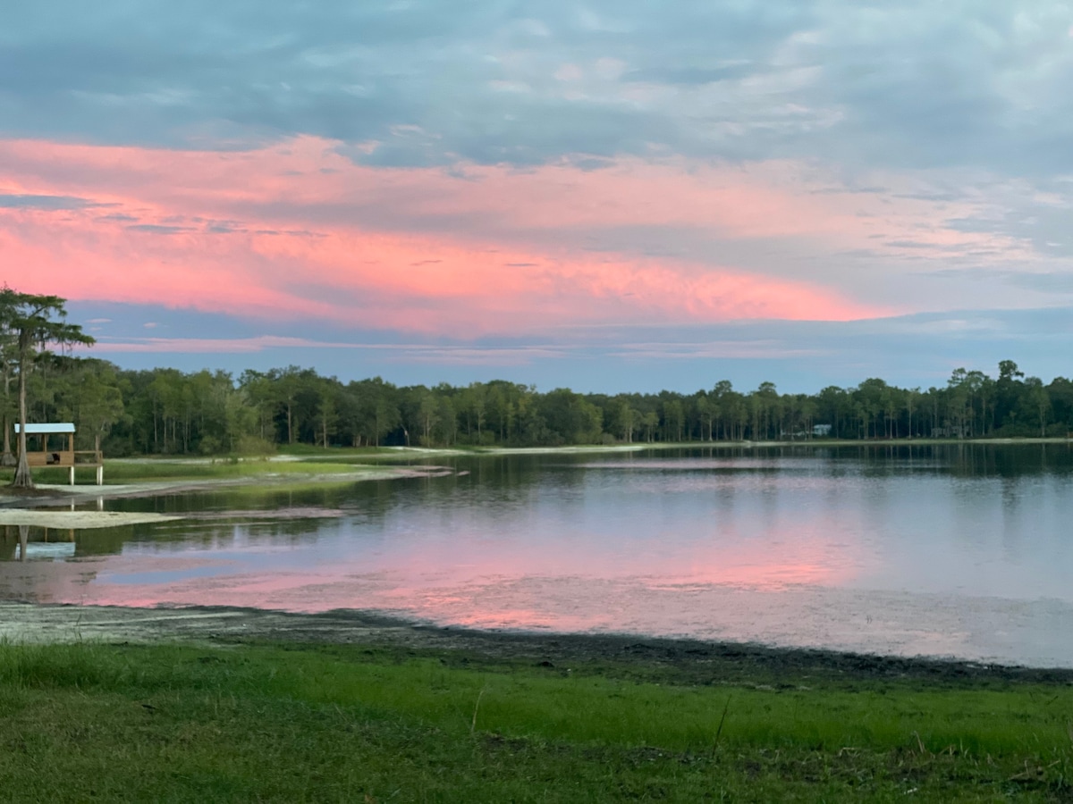 Papa Joe 's Lake House