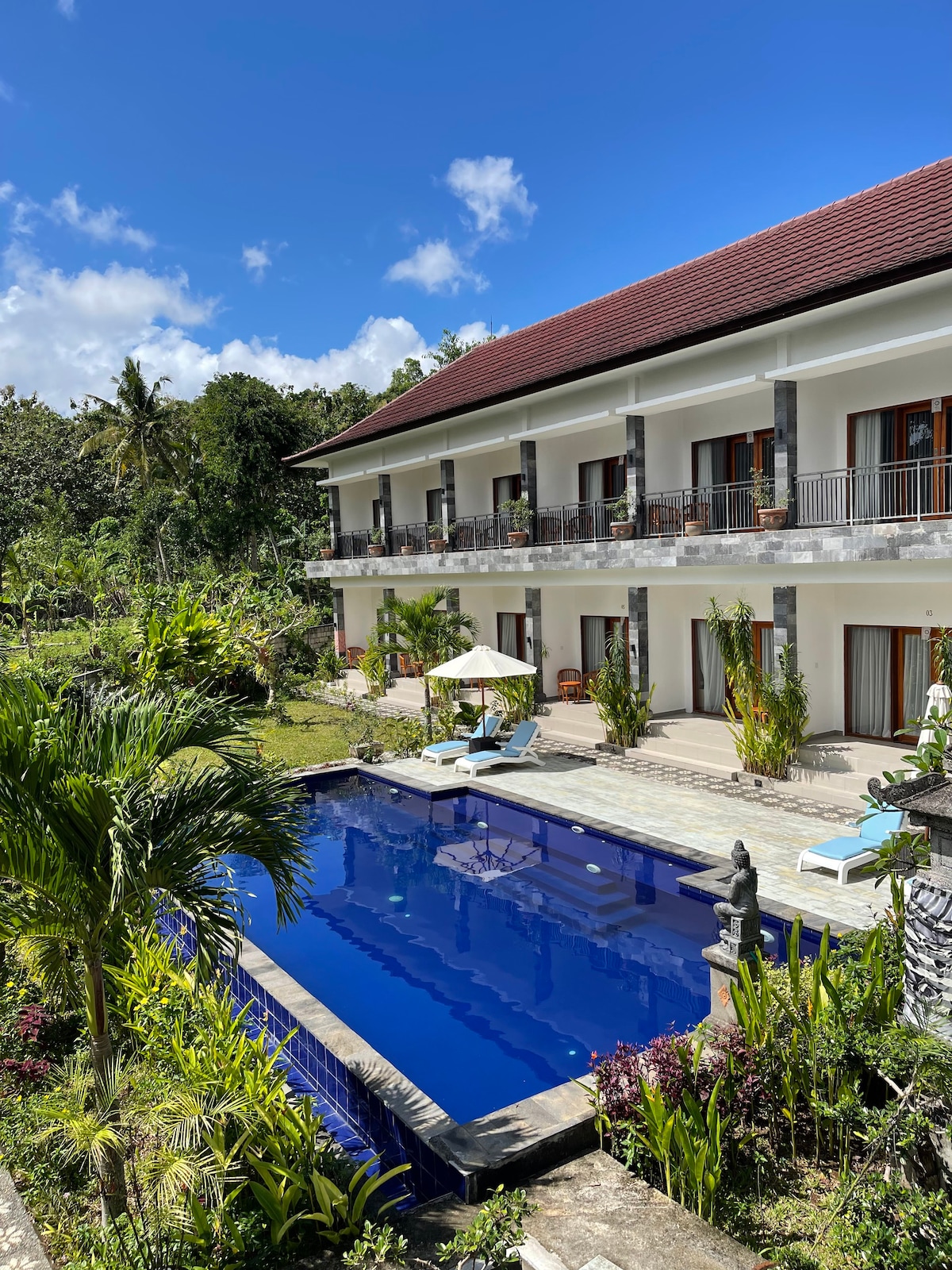 珀尼达岛迷人的16卧室酒店，带泳池