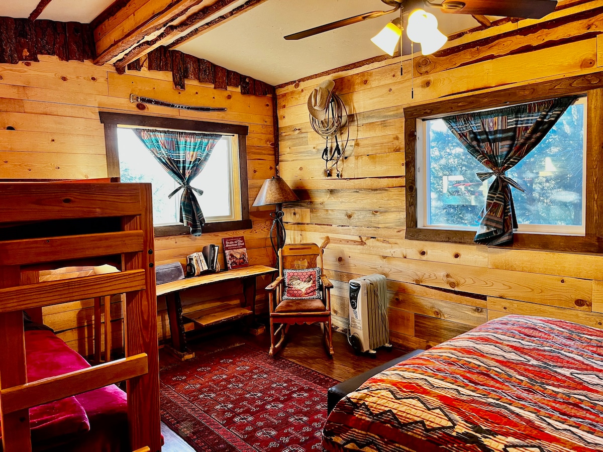 Mustang Bunkhouse at Santa Fe Treehouse Camp