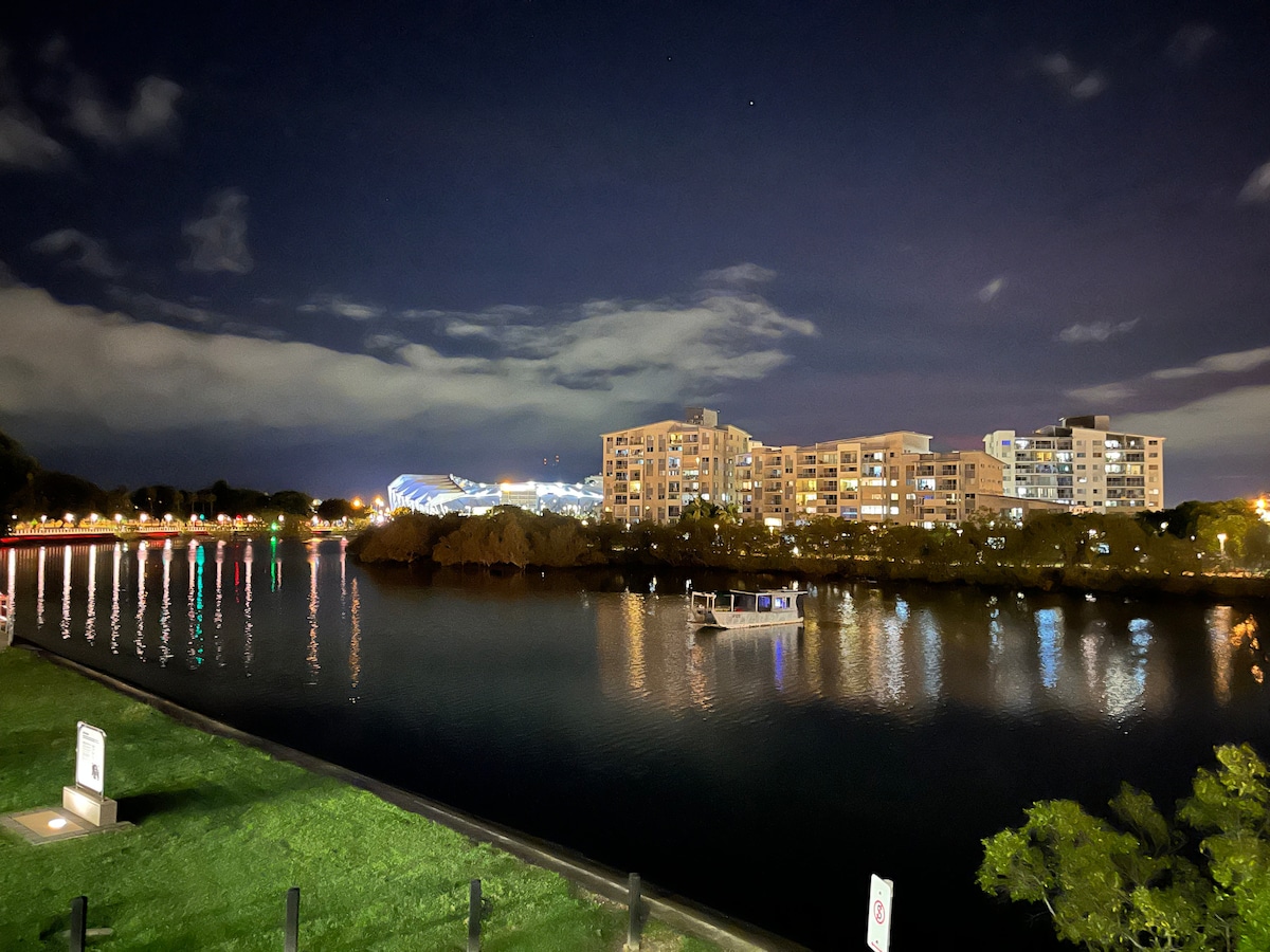 City Central - Walk to Stadium & Restaurants