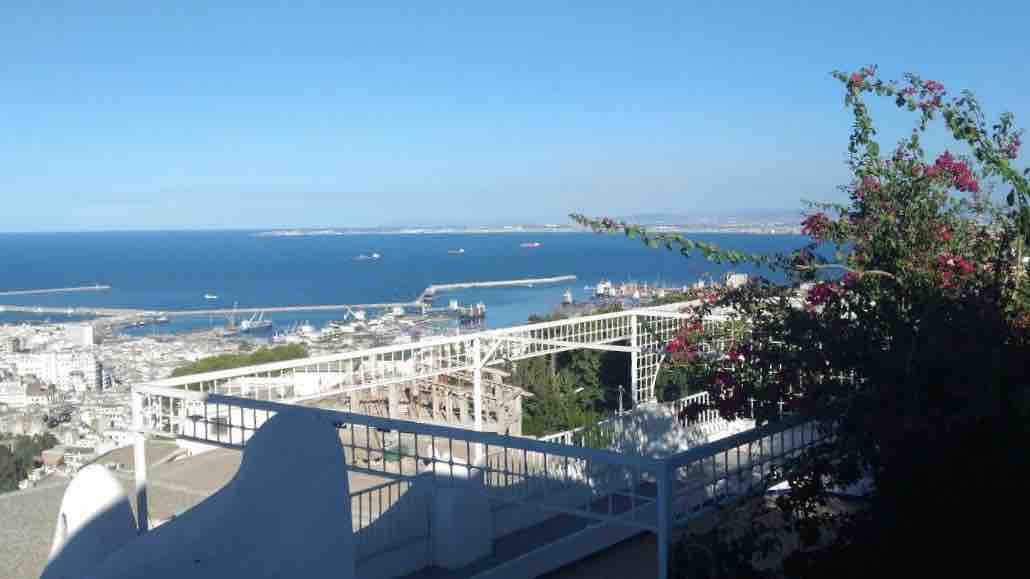 2 bedroom apartment in villa with bay view