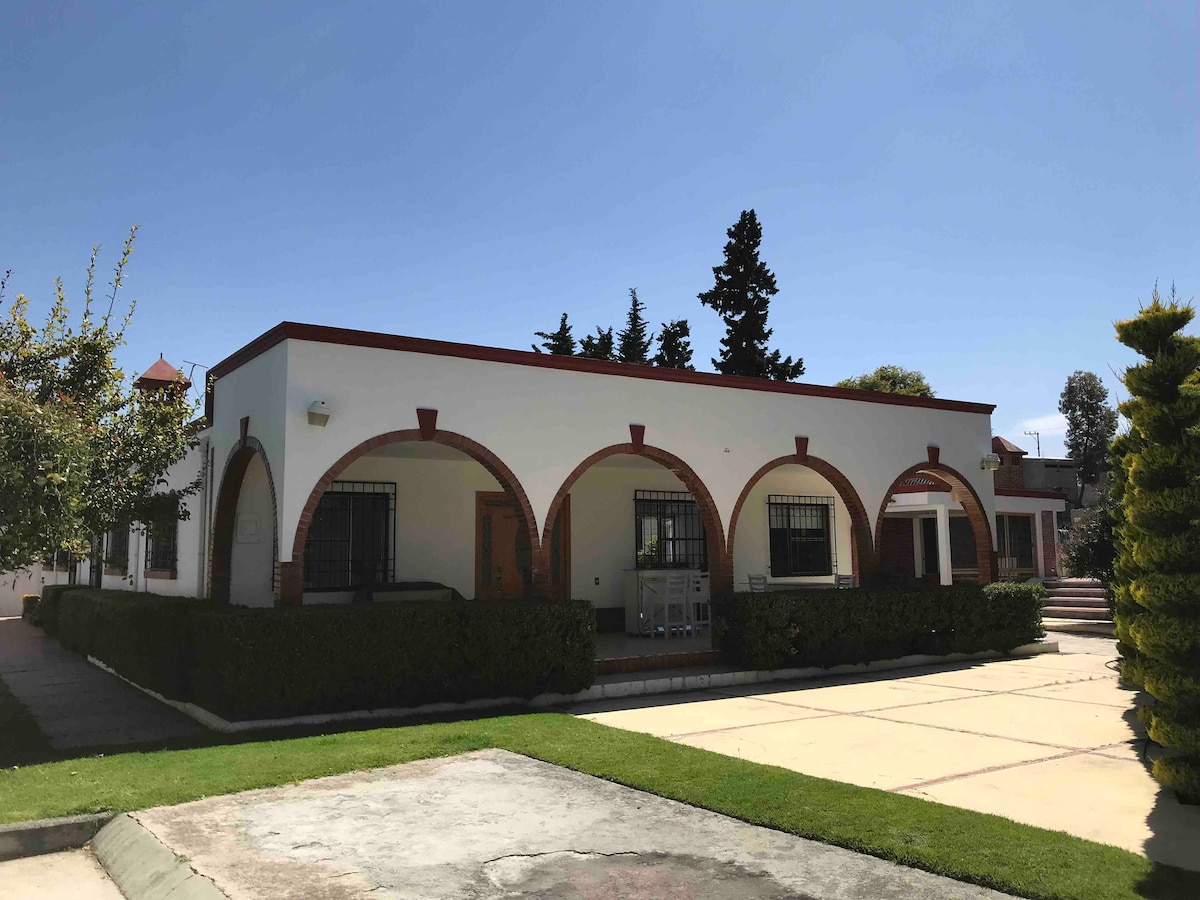 Casa de Campo in Teotihuacan ，带壁炉和烤架