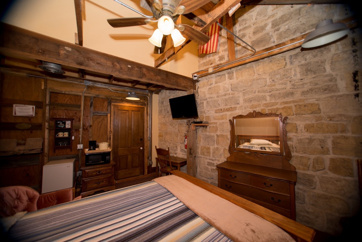 Stone Mill Hotel and Suites - Mill Room
