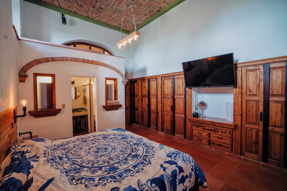 舒适的公寓，配备按摩浴缸Hacienda Castillo