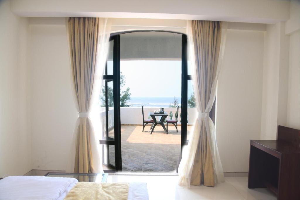 Captivating Stay in Dapoli | Beach Views